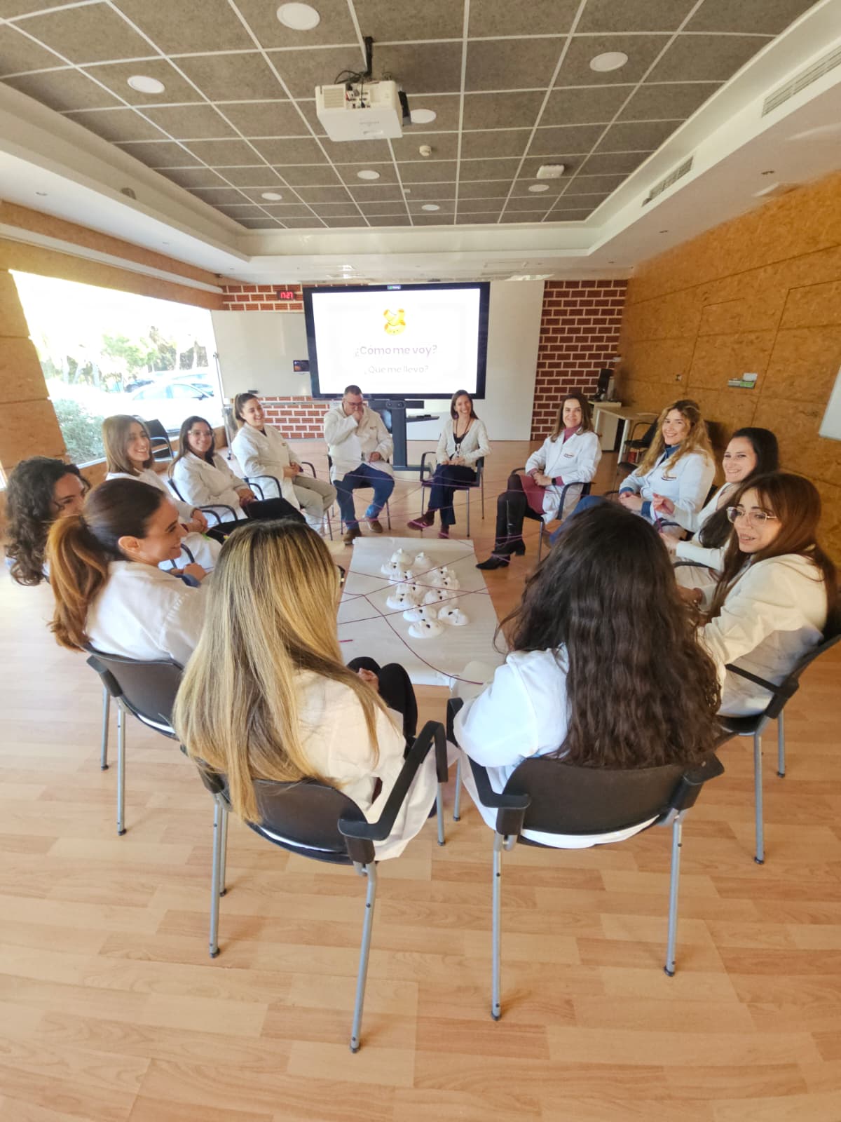 “Trabajo con máscaras para abordar roles y estereotipos de género en el entorno laboral” “Trabajo con máscaras para abordar roles y estereotipos de género en el entorno laboral”